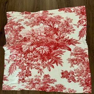 Pottery Barn Queen Duvet Cover and 2 Euro Shams